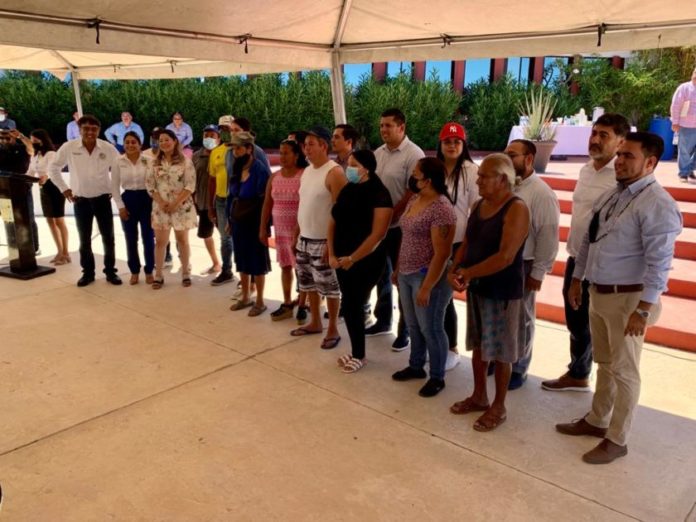 02 Reciben habitantes de La Ribera apoyos asistenciales de la mano del alcalde Oscar Leggs Castro 4