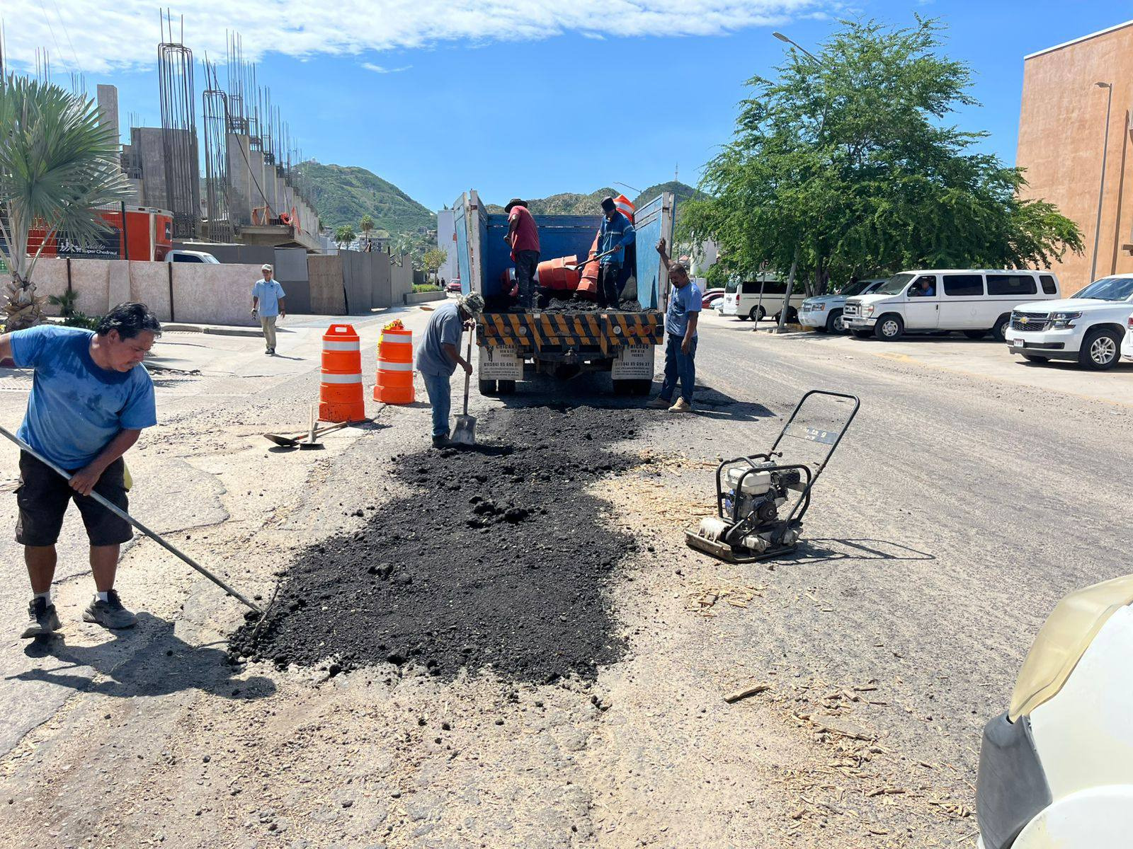 Refuerzan labores de bacheo en Cabo San Lucas para mejorar la movilidad ...