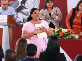 Justicia magisterial: entregan 500 plazas a trabajadores de la educación en BCS