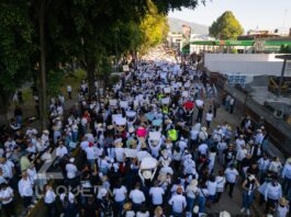 Uruapan se paraliza por mega marcha por magnicidio de Carlos Manzo, 100 mil advierten “voto de castigo” en el 27