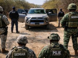 Aseguran arsenal y vehículo en zona rural de Comondú