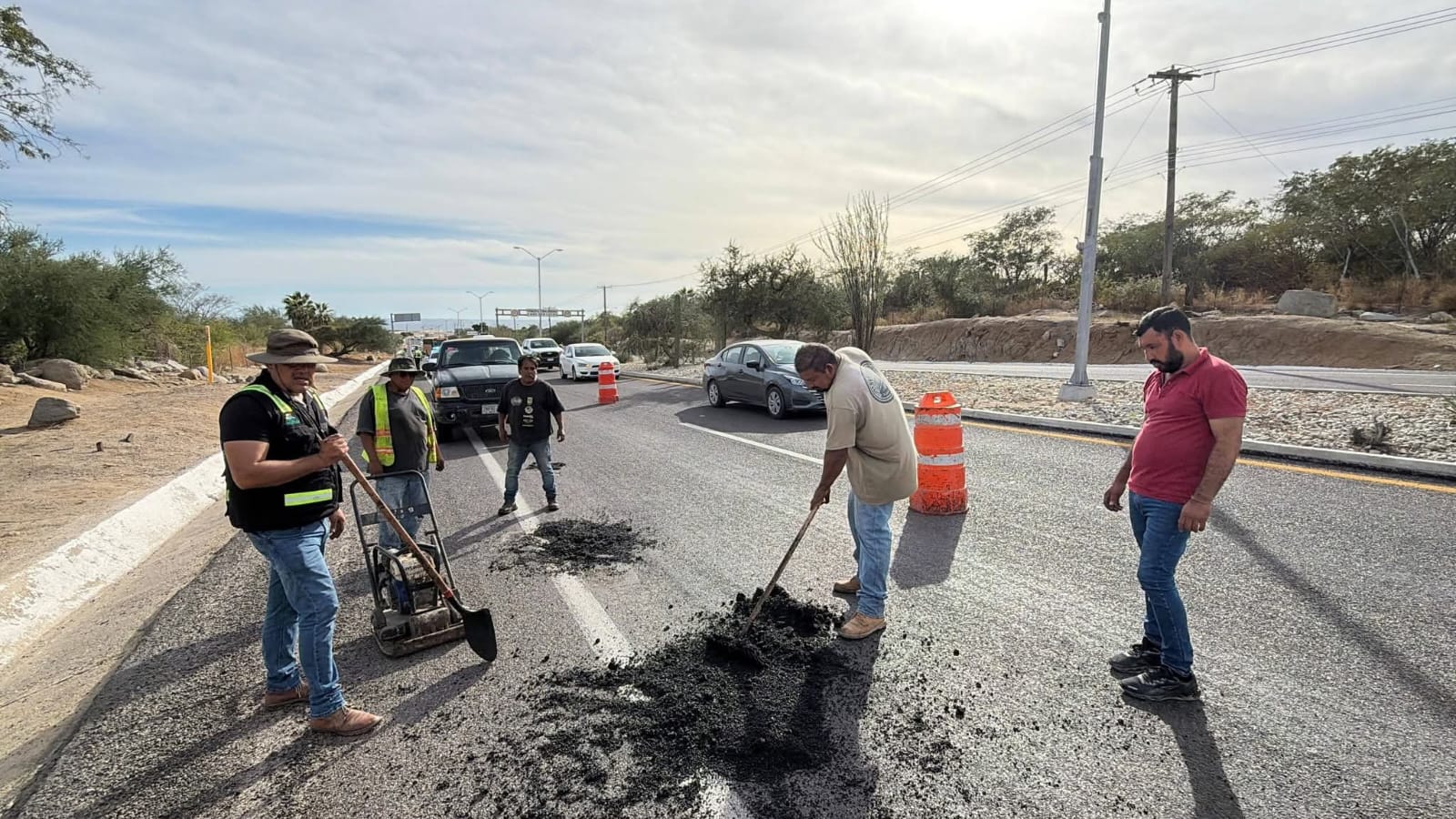 Aplican bacheo en tramos críticos de la Transpeninsular y vialidades de ...