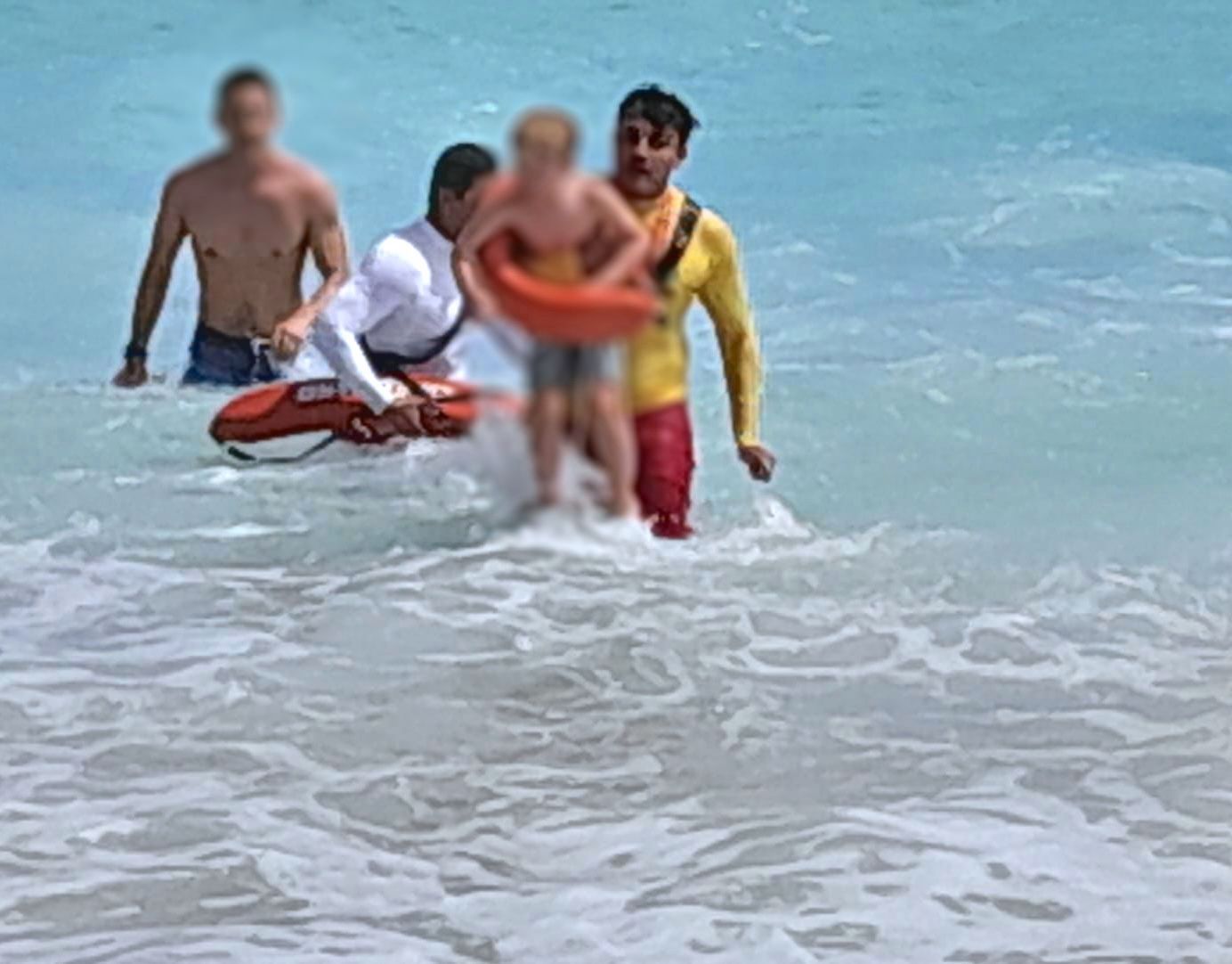 Niño de 5 años es salvado de morir ahogado en playa Santa María de CSL ...