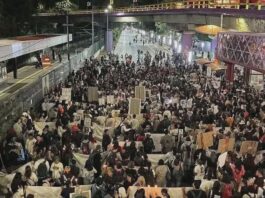 Miles de madres buscadoras llevan protesta a inauguración del mundial ; exigen misma seguridad para el país