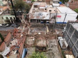 Coche bomba explota frente a comandancia en Zacatecas; deja 10 heridos y 17 inmuebles dañados