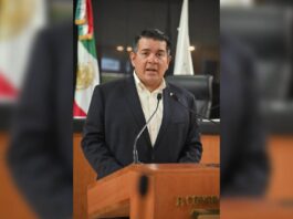 Proponen reducir una hora la jornada laboral a burócratas que cursen una carrera universitaria