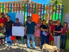Padres de familia toman kínder de Cabo San Lucas en protesta por falta de luz